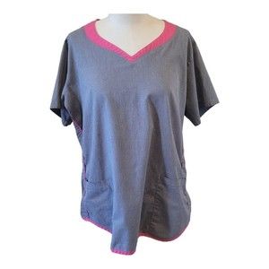 Buttersoft Stretch Light Gray Scrub Top with Pink Trim Size Large